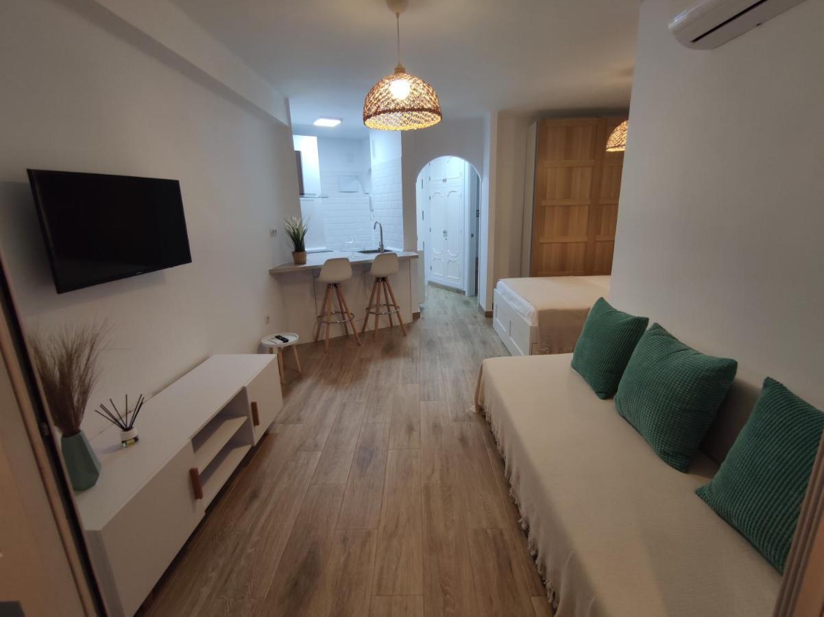 Apartamento Ohana, Costa Del Sol Алгаробо-Коста Екстериор снимка