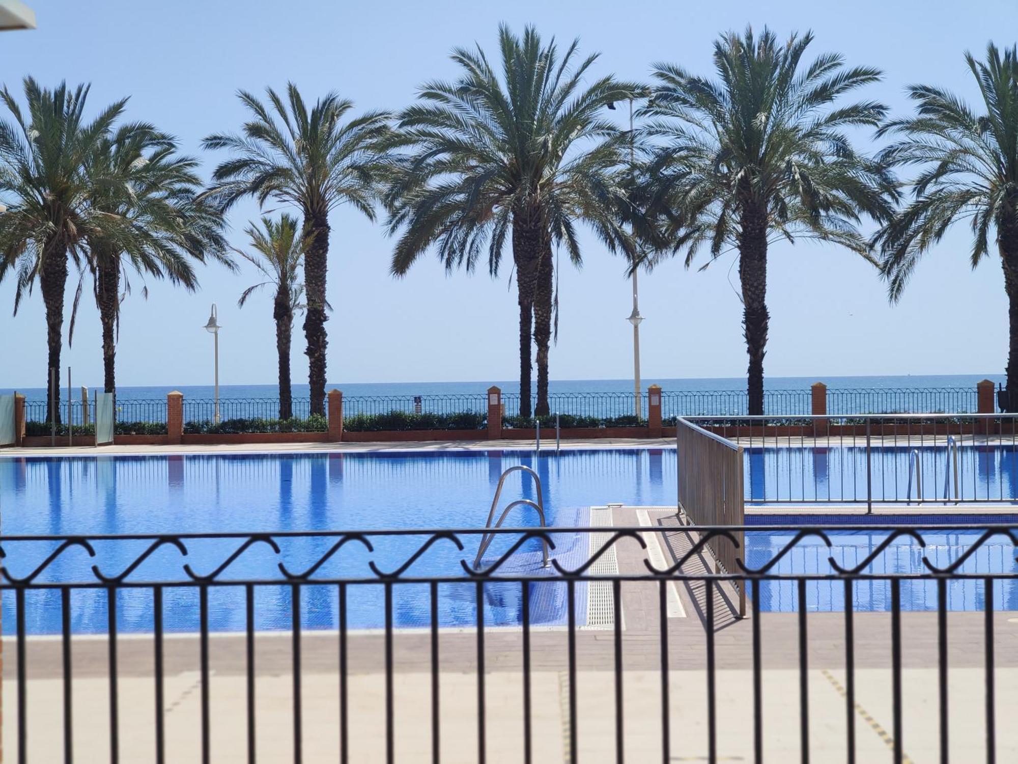 Apartamento Ohana, Costa Del Sol Алгаробо-Коста Екстериор снимка